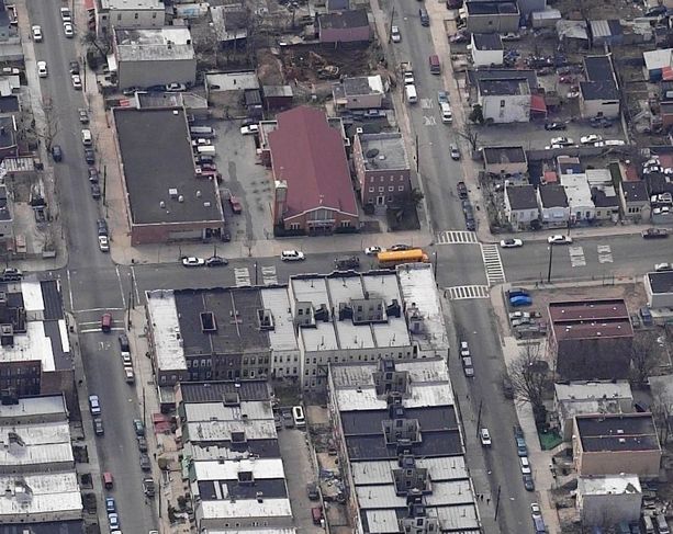 crown heights: kingston av - maple str